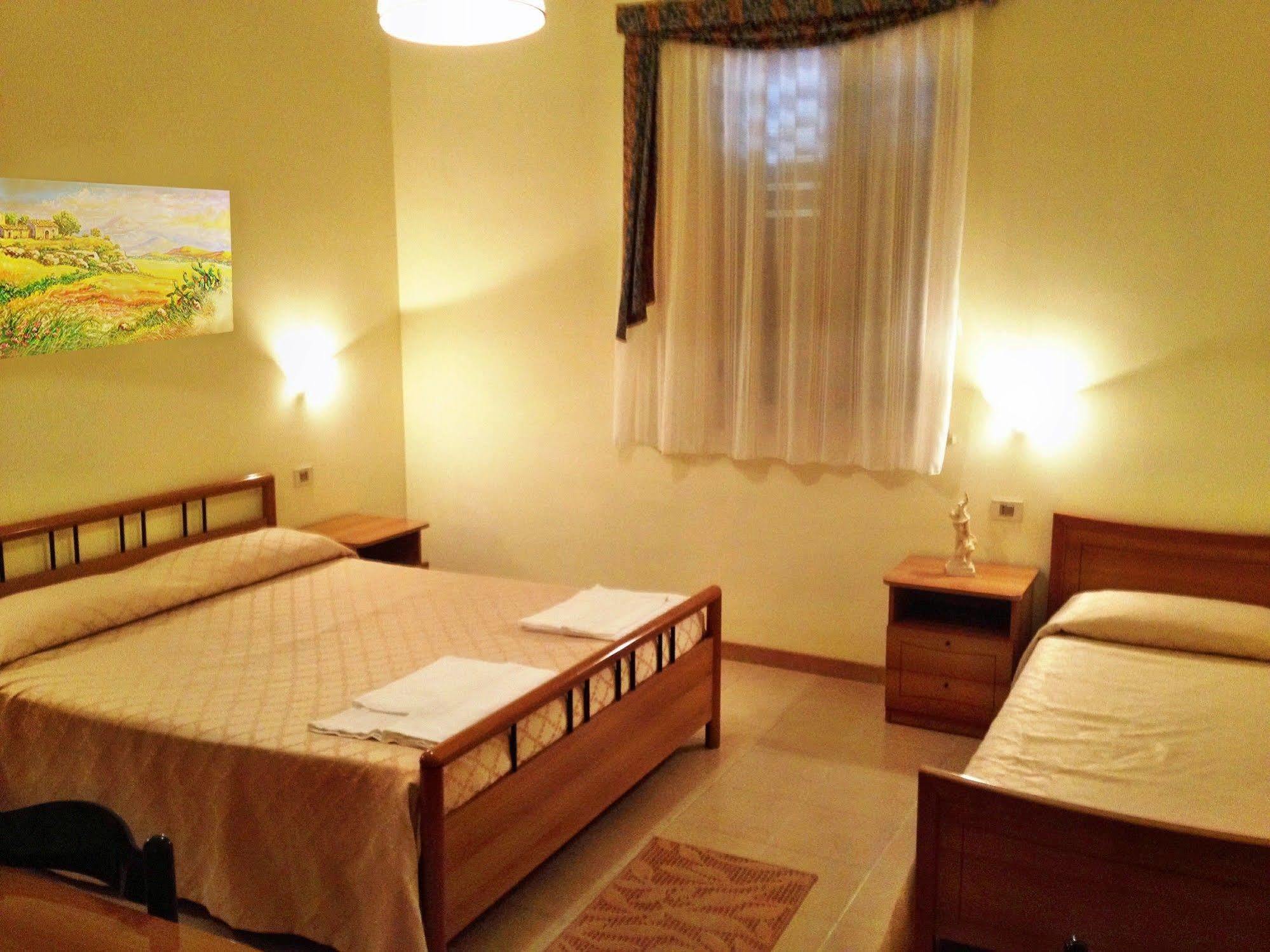 Hotel Ristorante Cordial Comiso Ngoại thất bức ảnh
